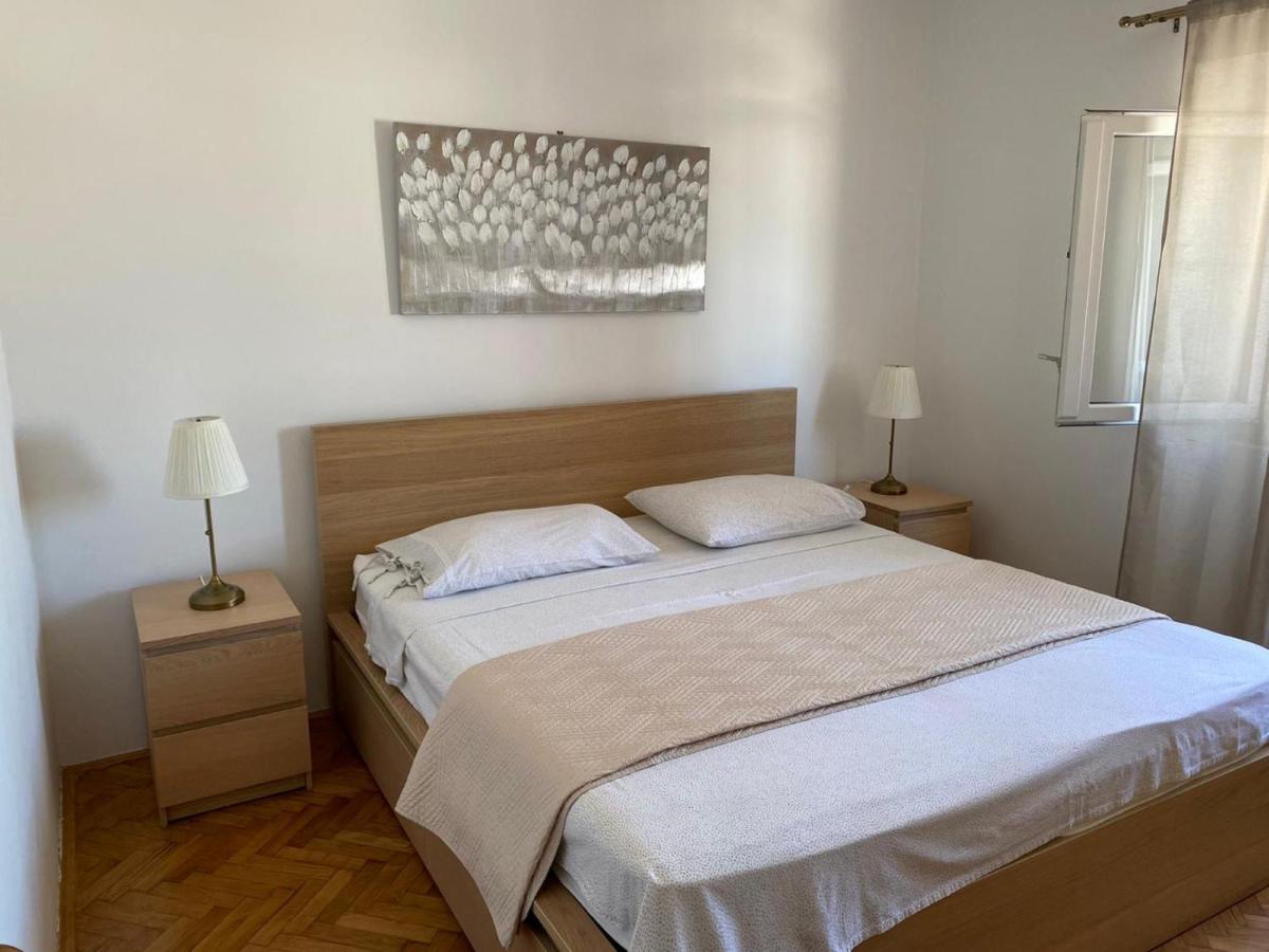 Apartments Barbaresko Lumbarda Bagian luar foto