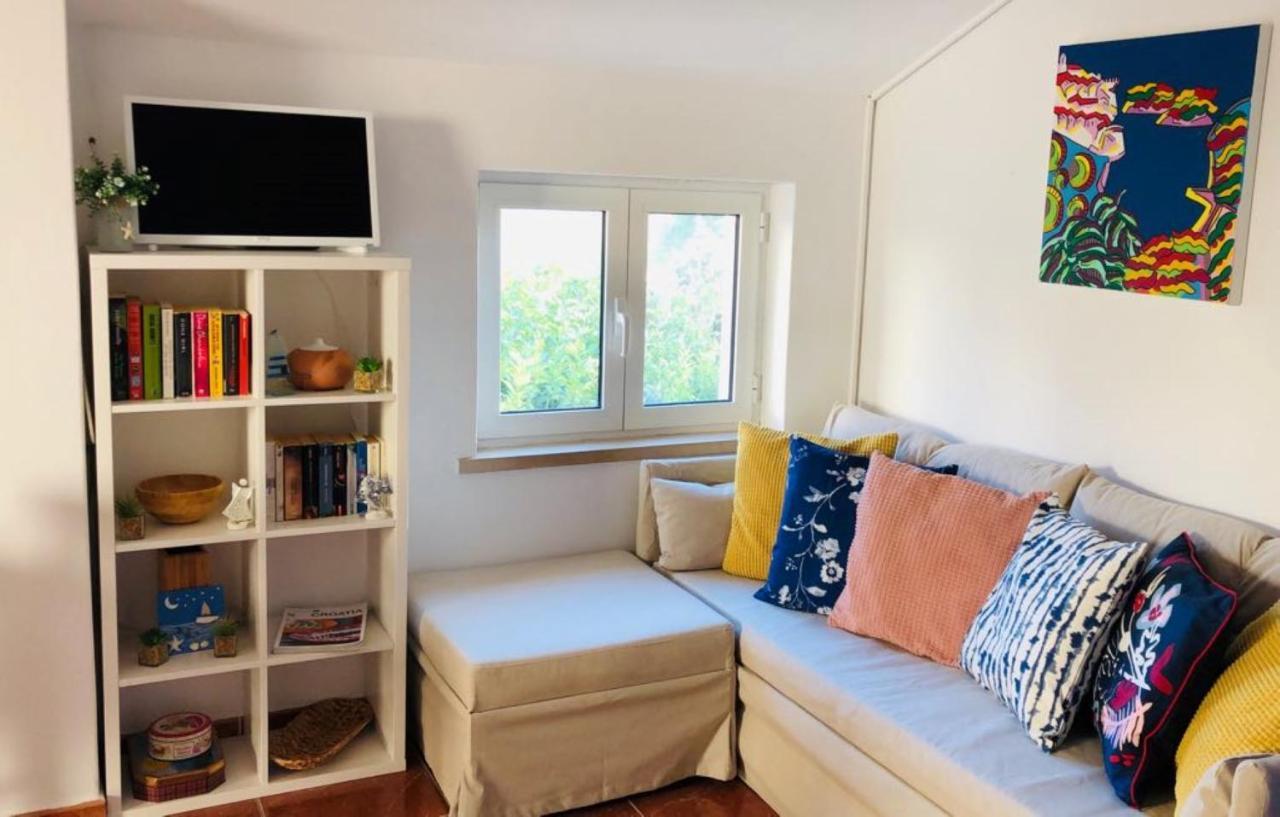 Apartments Barbaresko Lumbarda Bagian luar foto