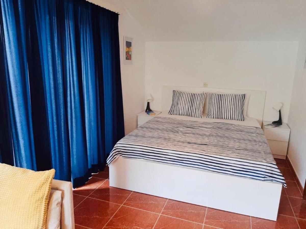Apartments Barbaresko Lumbarda Bagian luar foto