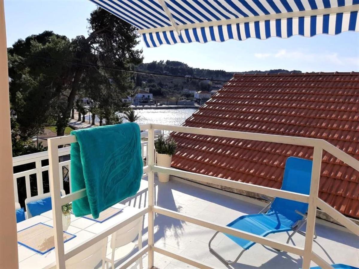 Apartments Barbaresko Lumbarda Bagian luar foto