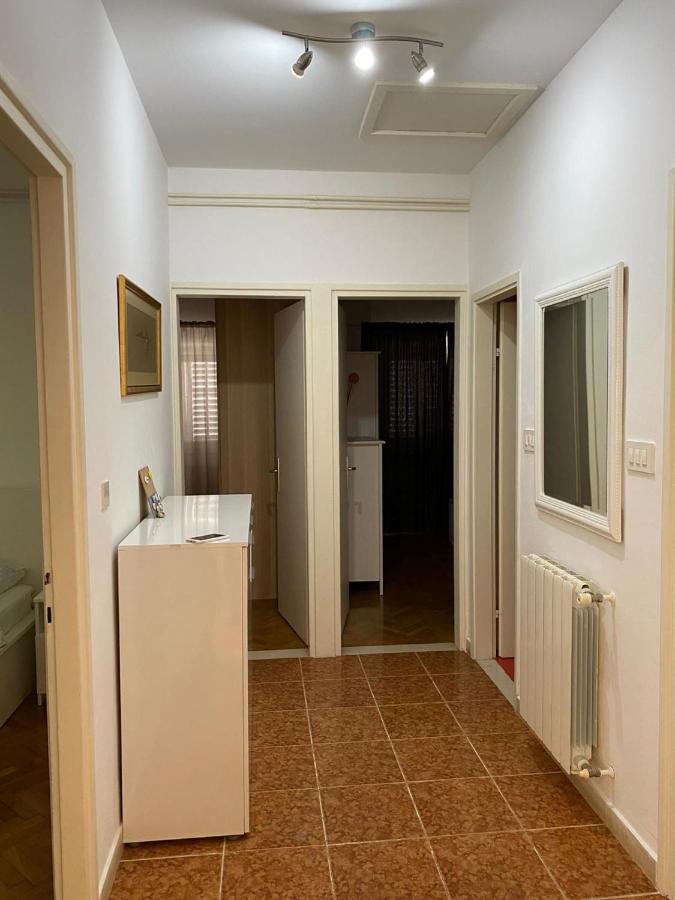 Apartments Barbaresko Lumbarda Bagian luar foto