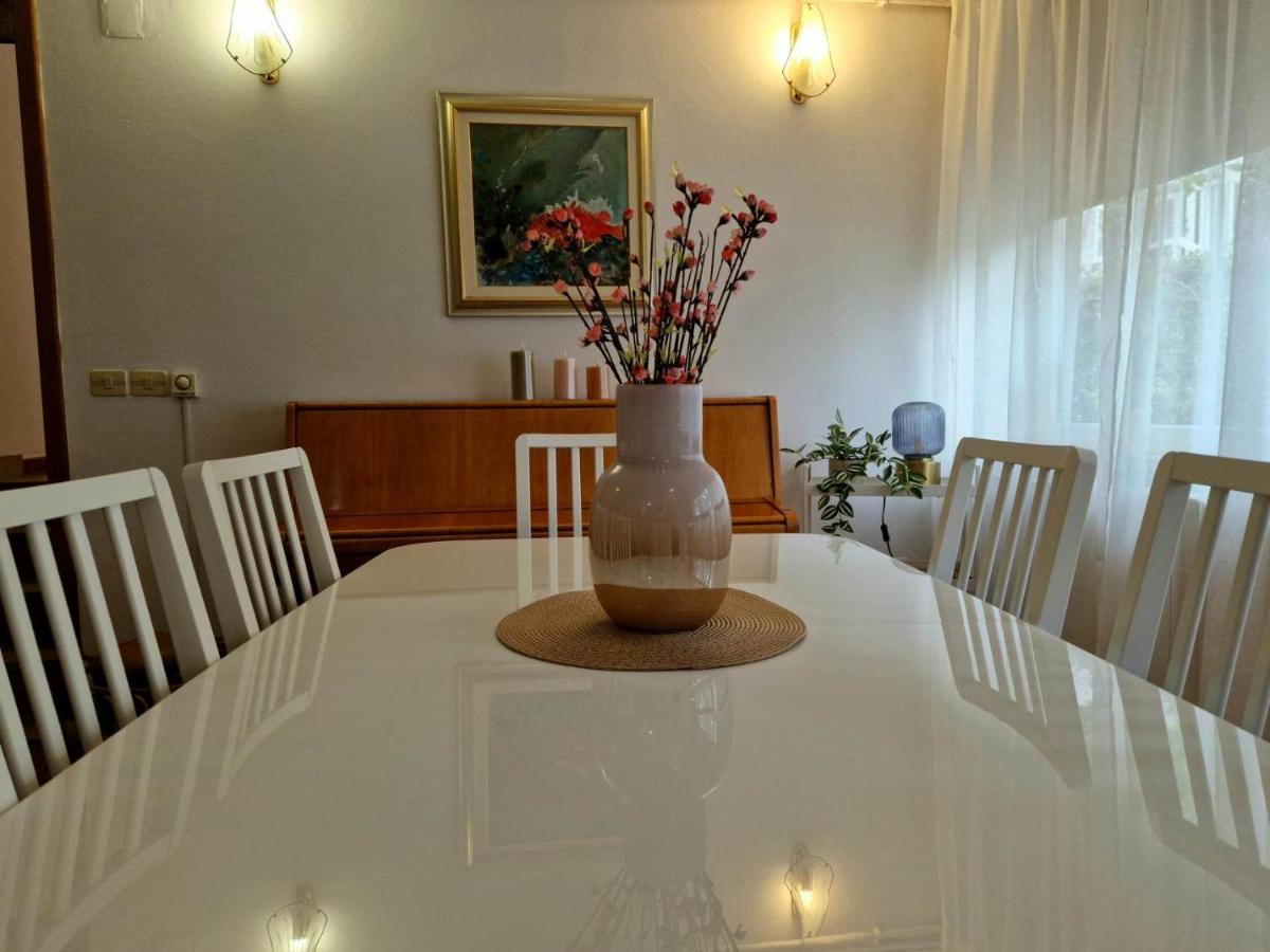 Apartments Barbaresko Lumbarda Bagian luar foto