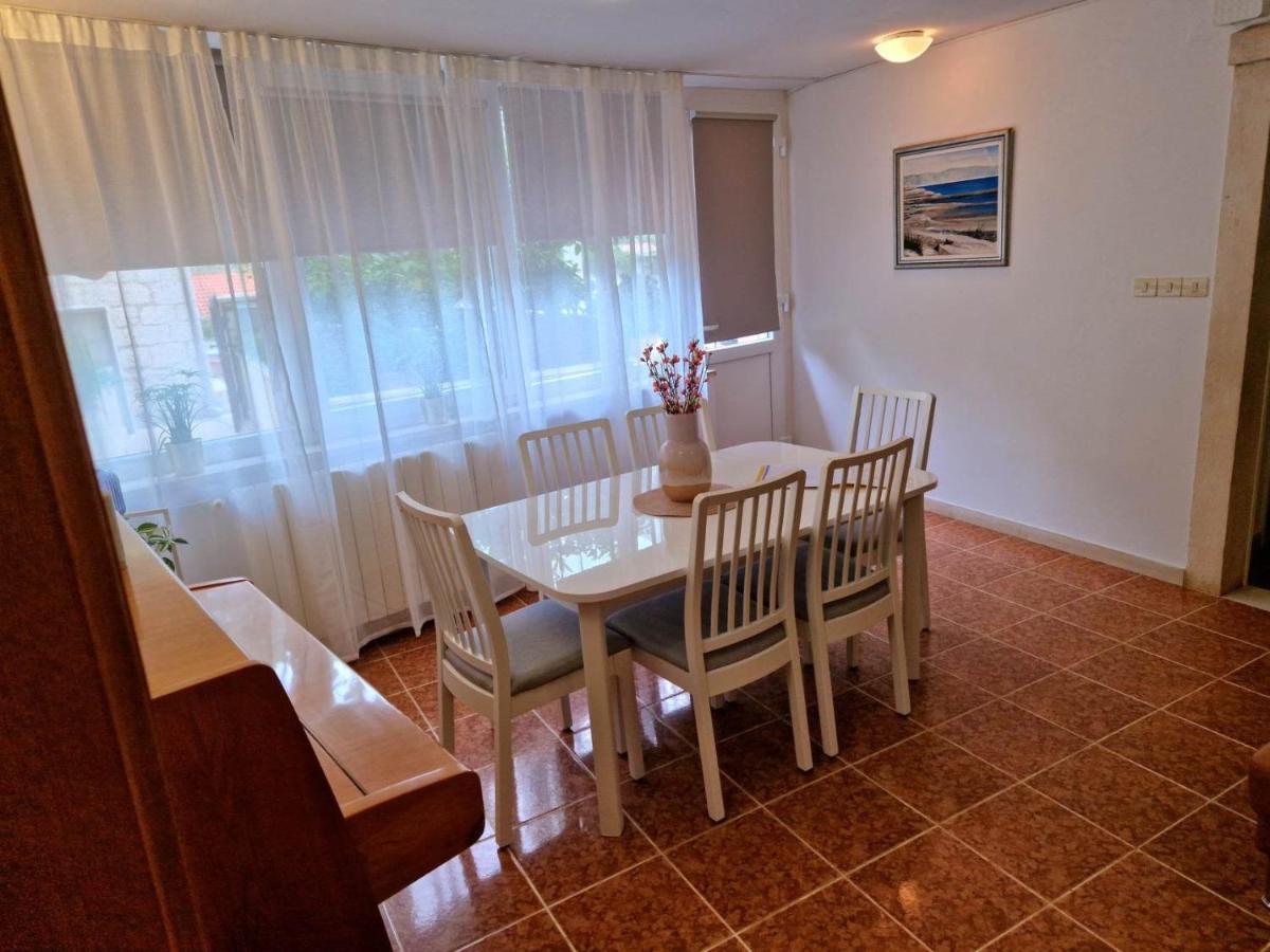 Apartments Barbaresko Lumbarda Bagian luar foto