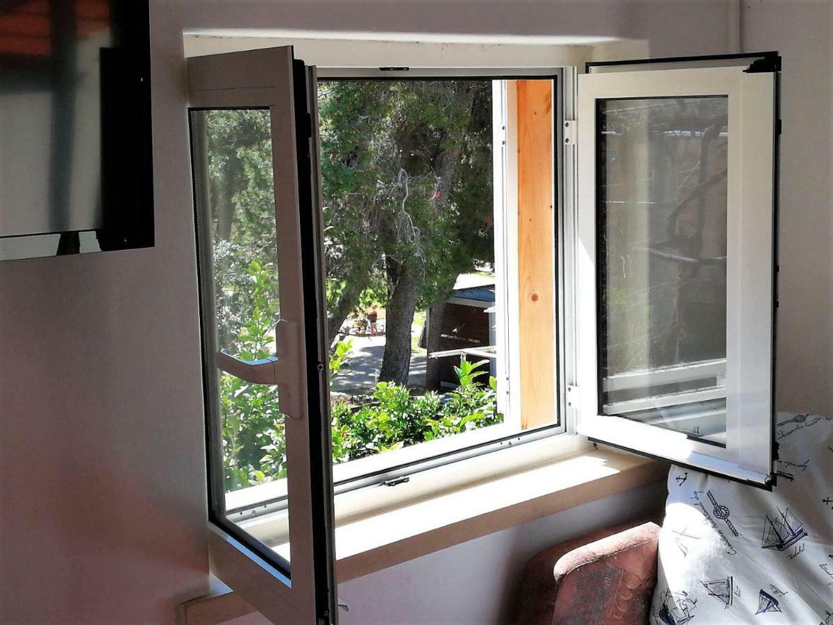 Apartments Barbaresko Lumbarda Bagian luar foto